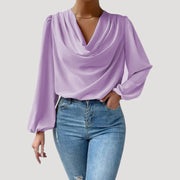 Julia™ | Lätt och Luftig Chiffonblus med Elegant V-ringning